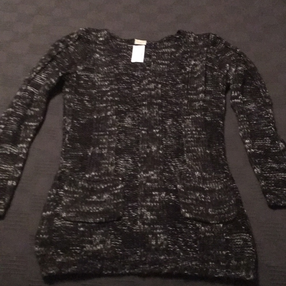 NWT Women's sweater